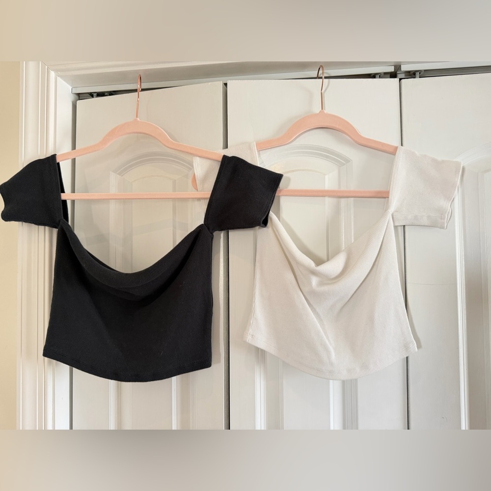 Abercrombie & Fitch Black and White Crop Tops